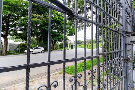 Casa à venda com 208m², 6 quartos e 4 vagas Casa à venda com 208m², 6 quartos e 4 vagasEntrada