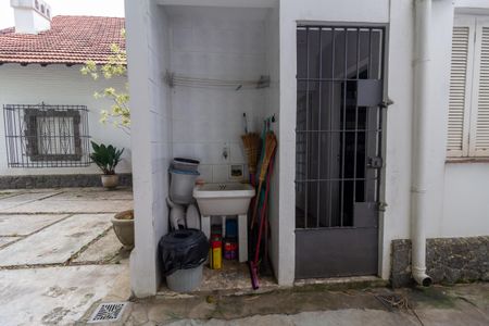 Casa à venda com 208m², 6 quartos e 4 vagas Casa à venda com 208m², 6 quartos e 4 vagasÁrea de Serviço