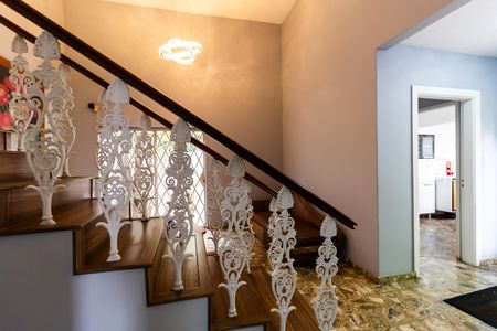 Casa à venda com 208m², 6 quartos e 4 vagas Casa à venda com 208m², 6 quartos e 4 vagasAcesso andar Superior