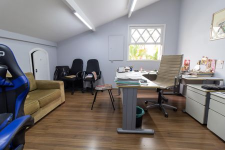 Casa à venda com 208m², 6 quartos e 4 vagas Casa à venda com 208m², 6 quartos e 4 vagasQuarto 6