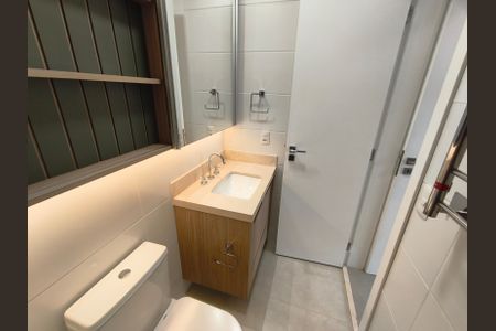 Apartamento à venda com 170m², 2 quartos e 2 vagasBnaheiro da Suíte 2