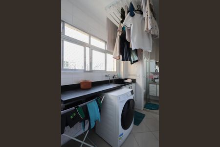 Apartamento à venda com 65m², 2 quartos e 1 vaga Apartamento à venda com 65m², 2 quartos e 1 vagaÁrea de serviço