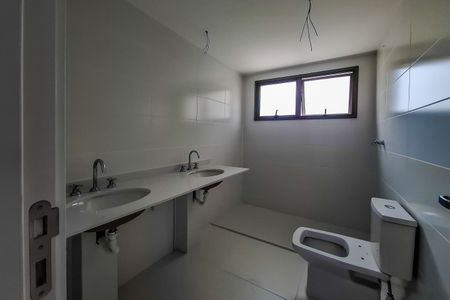 Apartamento à venda com 155m², 4 quartos e 2 vagasBanheiro Quarto 4