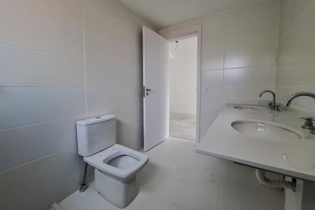 Apartamento à venda com 155m², 4 quartos e 2 vagasBanheiro Quarto 4
