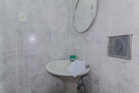 Casa à venda com 550m², 3 quartos e 6 vagasBanheiro de Serviço