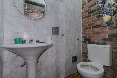 Casa à venda com 550m², 3 quartos e 6 vagasBanheiro de Serviço