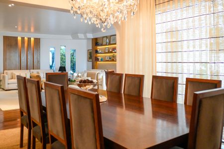 Casa à venda com 469m², 3 quartos e 4 vagasSala