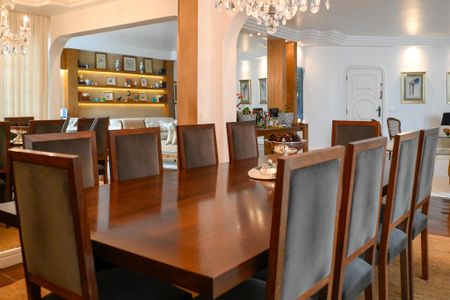 Casa à venda com 469m², 3 quartos e 4 vagasSala