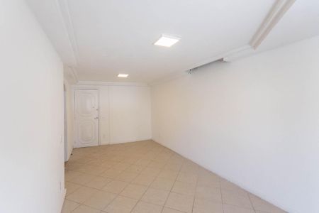 Apartamento à venda com 115m², 2 quartos e 1 vagaSala