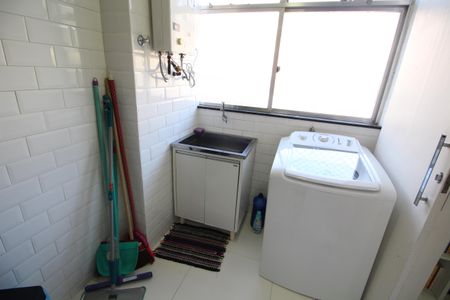 Apartamento à venda com 96m², 4 quartos e 1 vagaÁrea de Serviço