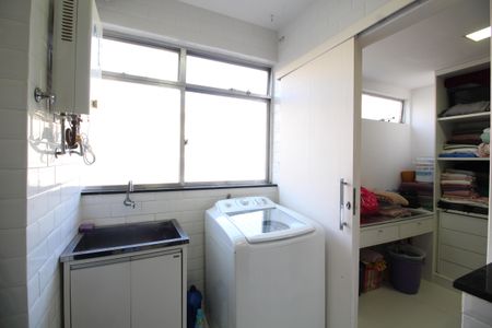 Apartamento à venda com 96m², 4 quartos e 1 vagaÁrea de Serviço