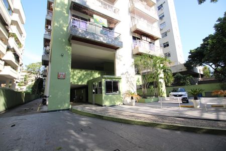 Apartamento à venda com 96m², 4 quartos e 1 vagaFachada
