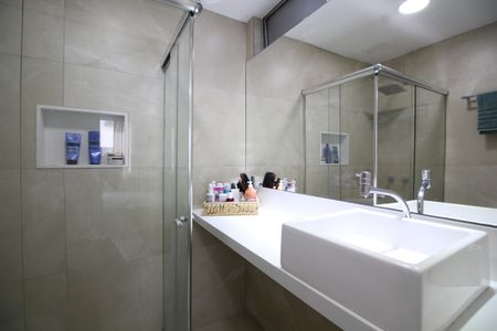 Apartamento à venda com 96m², 4 quartos e 1 vagaBanheiro da Suíte