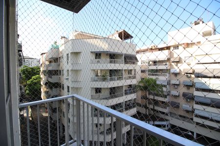 Apartamento à venda com 96m², 4 quartos e 1 vagaVaranda