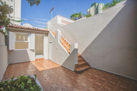 Casa à venda com 120m², 2 quartos e 1 vaga Casa à venda com 120m², 2 quartos e 1 vagaQuintal