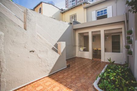 Casa à venda com 120m², 2 quartos e 1 vaga Casa à venda com 120m², 2 quartos e 1 vagaQuintal