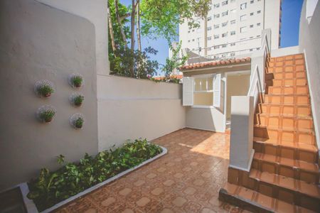 Casa à venda com 120m², 2 quartos e 1 vaga Casa à venda com 120m², 2 quartos e 1 vagaQuintal