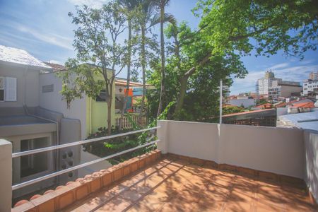 Casa à venda com 120m², 2 quartos e 1 vaga Casa à venda com 120m², 2 quartos e 1 vagaTerraço