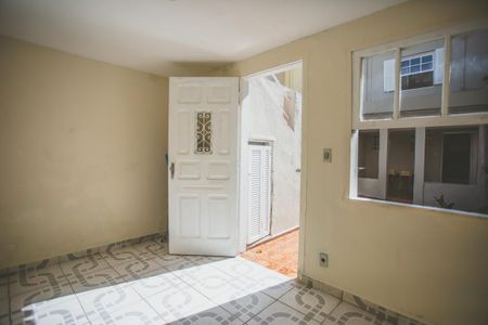 Casa à venda com 120m², 2 quartos e 1 vaga Casa à venda com 120m², 2 quartos e 1 vagaQuarto de Serviço