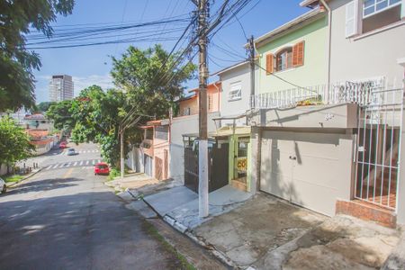 Casa à venda com 120m², 2 quartos e 1 vaga Casa à venda com 120m², 2 quartos e 1 vagaFachada