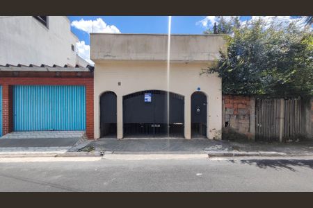 Casa à venda com 180m², 4 quartos e 2 vagasFachada e placa