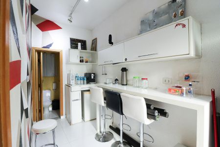 Casa à venda com 450m², 3 quartos e 3 vagas Casa à venda com 450m², 3 quartos e 3 vagasEstúdio