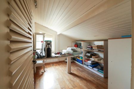 Casa à venda com 450m², 3 quartos e 3 vagas Casa à venda com 450m², 3 quartos e 3 vagasSótão