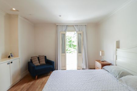 Casa à venda com 450m², 3 quartos e 3 vagas Casa à venda com 450m², 3 quartos e 3 vagasSuíte 1