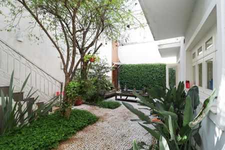 Casa à venda com 450m², 3 quartos e 3 vagas Casa à venda com 450m², 3 quartos e 3 vagasÁrea Exterma