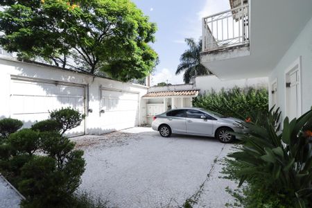 Casa à venda com 450m², 3 quartos e 3 vagas Casa à venda com 450m², 3 quartos e 3 vagasGaragem