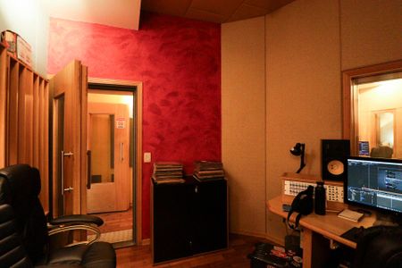 Casa à venda com 450m², 3 quartos e 3 vagas Casa à venda com 450m², 3 quartos e 3 vagasEstúdio