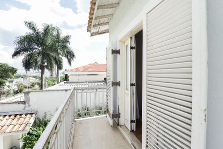 Casa à venda com 450m², 3 quartos e 3 vagas Casa à venda com 450m², 3 quartos e 3 vagasVaranda da Suíte 1