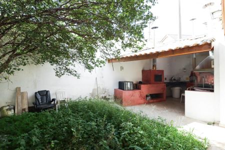 Casa à venda com 450m², 3 quartos e 3 vagas Casa à venda com 450m², 3 quartos e 3 vagasChurrasqueira e Área de Serviço