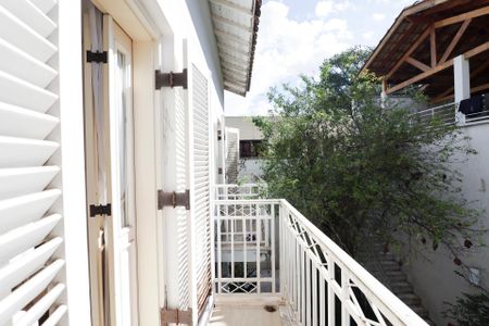 Casa à venda com 450m², 3 quartos e 3 vagas Casa à venda com 450m², 3 quartos e 3 vagasVaranda da Suíte 2