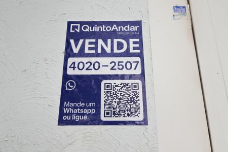 Casa à venda com 450m², 3 quartos e 3 vagas Casa à venda com 450m², 3 quartos e 3 vagasFachada
