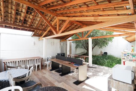 Casa à venda com 450m², 3 quartos e 3 vagas Casa à venda com 450m², 3 quartos e 3 vagasChurrasqueira e Área de Serviço