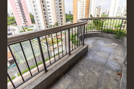 Apartamento à venda com 234m², 4 quartos e 4 vagas Apartamento à venda com 234m², 4 quartos e 4 vagasSuíte 1 - Varanda
