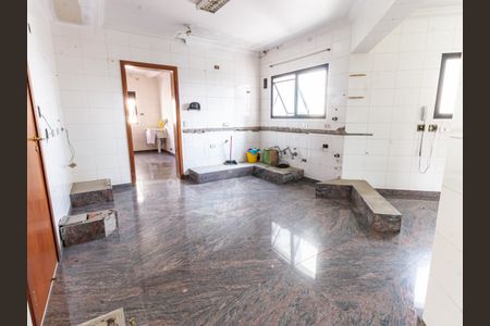 Apartamento à venda com 234m², 4 quartos e 4 vagas Apartamento à venda com 234m², 4 quartos e 4 vagasCozinha