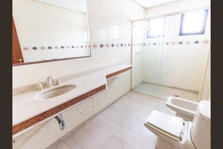 Apartamento à venda com 234m², 4 quartos e 4 vagas Apartamento à venda com 234m², 4 quartos e 4 vagasBanheiro