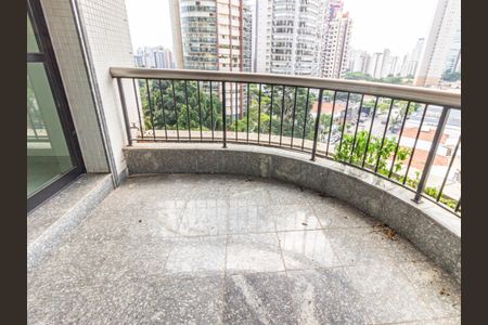 Apartamento à venda com 234m², 4 quartos e 4 vagas Apartamento à venda com 234m², 4 quartos e 4 vagasVaranda