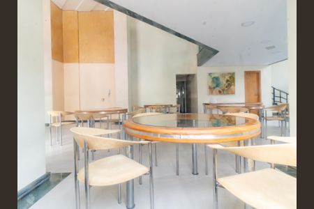 Apartamento à venda com 234m², 4 quartos e 4 vagas Apartamento à venda com 234m², 4 quartos e 4 vagasÁrea comum - Salão de festas