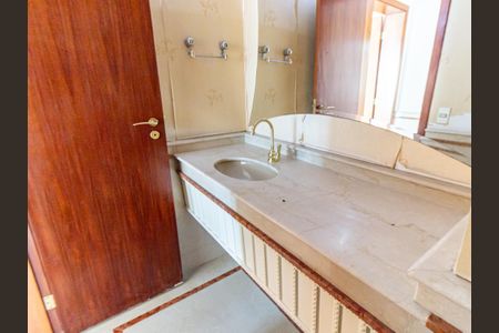 Apartamento à venda com 234m², 4 quartos e 4 vagas Apartamento à venda com 234m², 4 quartos e 4 vagasLavabo