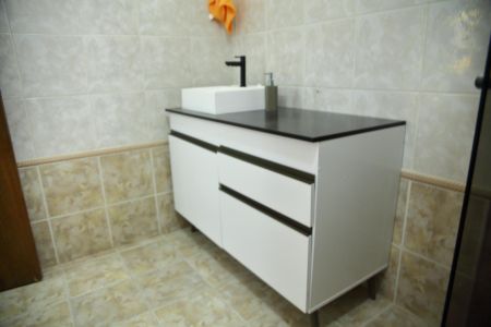 Casa para alugar com 560m², 4 quartos e 2 vagasBanheiro