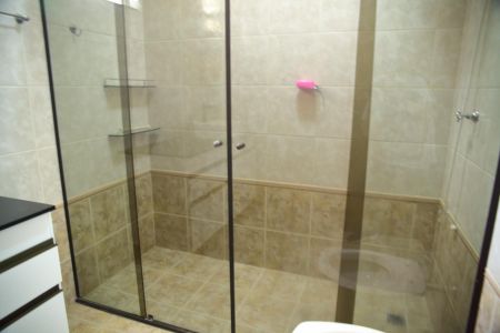 Casa para alugar com 560m², 4 quartos e 2 vagasBanheiro