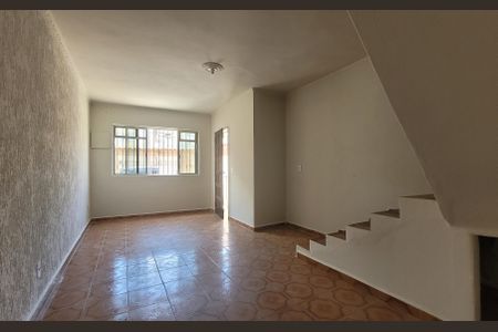 Casa à venda com 161m², 2 quartos e 2 vagasSala