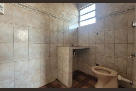 Casa à venda com 161m², 2 quartos e 2 vagasBanheiro da suíte