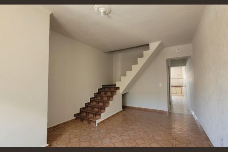 Casa à venda com 161m², 2 quartos e 2 vagasSala