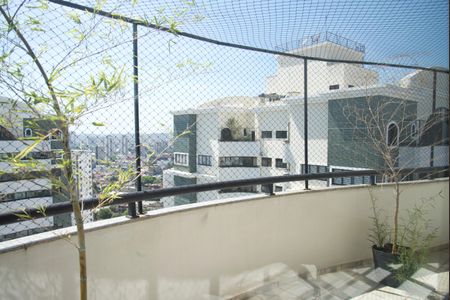 Apartamento para alugar com 280m², 3 quartos e 4 vagasSacada
