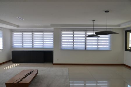 Apartamento para alugar com 280m², 3 quartos e 4 vagasSala