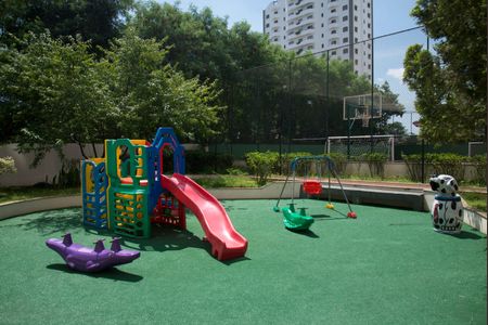 Apartamento para alugar com 280m², 3 quartos e 4 vagasÁrea comum - Playground